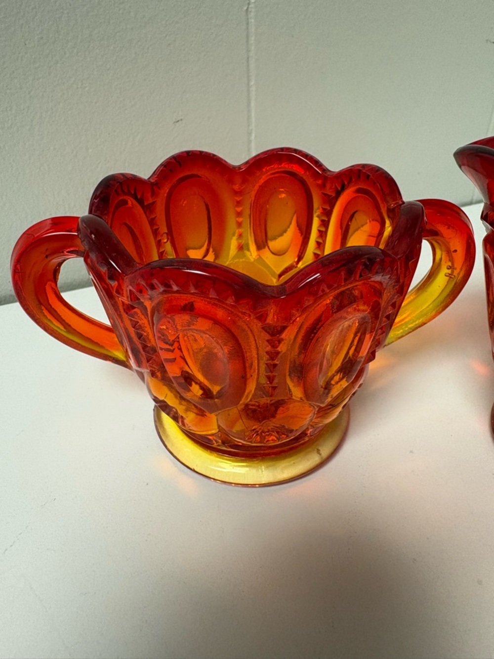 Vintage L.E. Smith Amberina Glass Cream and Sugar in Moon and Stars Pattern EUC - Picture 8 of 10